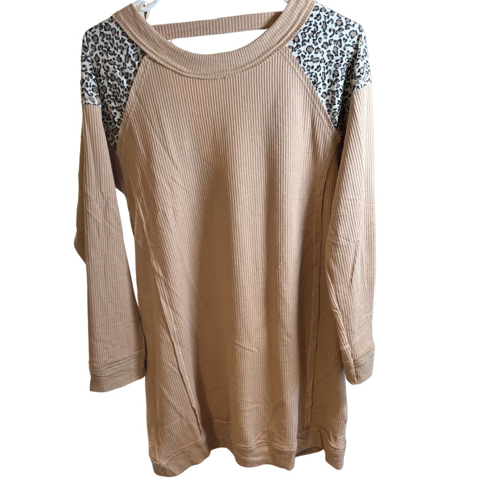 Umgee Camel Color Ribbed Top with Leopard Detail Size Small New